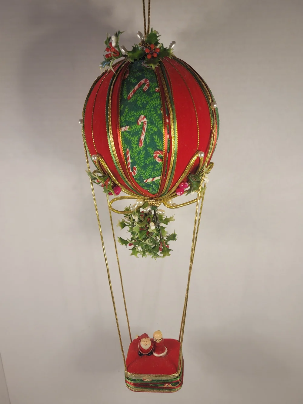Vintage Christmas Hot Air Balloon Decoration Music Box (U)